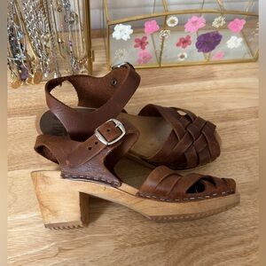 MIA Bety Wood Clogs Sandal Heels w/ Woven Leather Uppers Buckle Closure 37 / 6.5